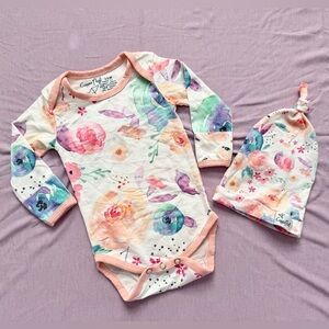 Copper Pearl Bloom Bundle | Onesie Bodysuit 0-3m & Newborn Topknot Hat | Floral